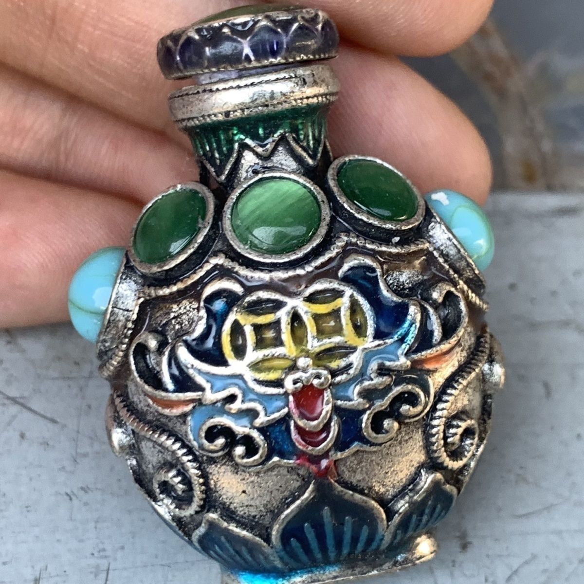 Vintage Cloisonne Bronze Snuff - đánh giá và giá Collectible Vintage Tools