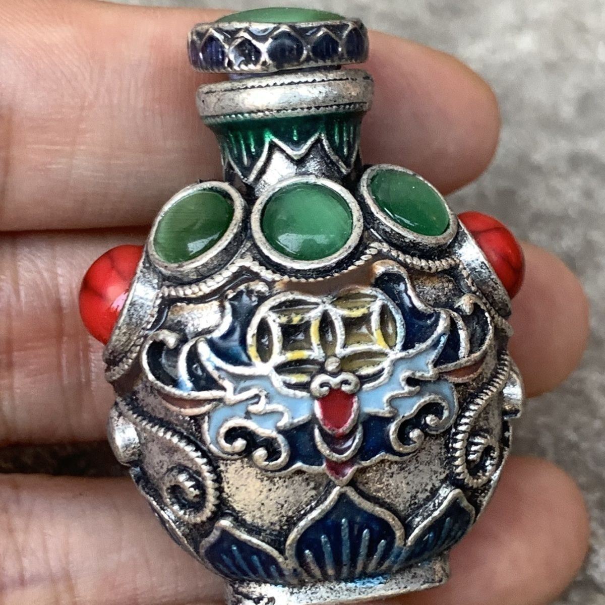 Vintage Cloisonne Bronze Snuff - đánh giá và giá Collectible Vintage Tools