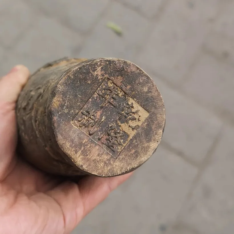 Bronze Collection Vase Carved  - đánh giá và giá Collectible Vintage Tools