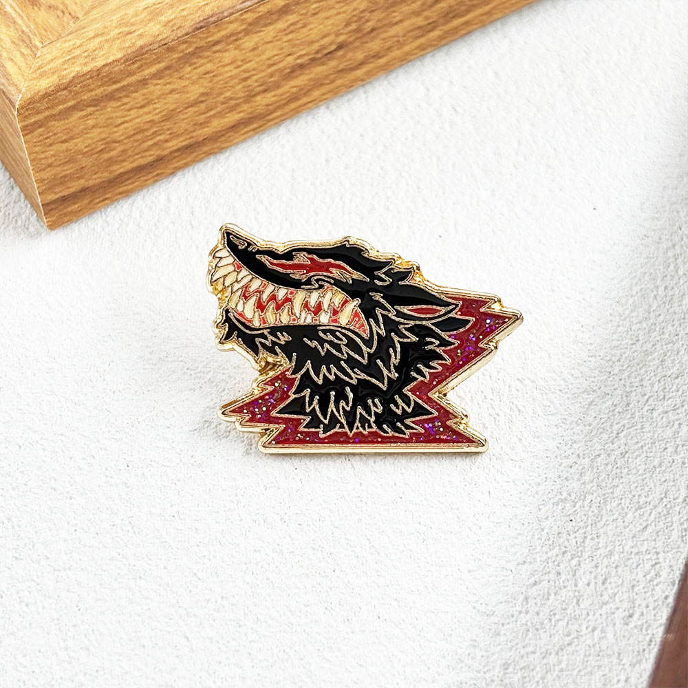 Fanged Wolf Metal Brooch, Dark - đánh giá và giá Vintage Collectible Clothing