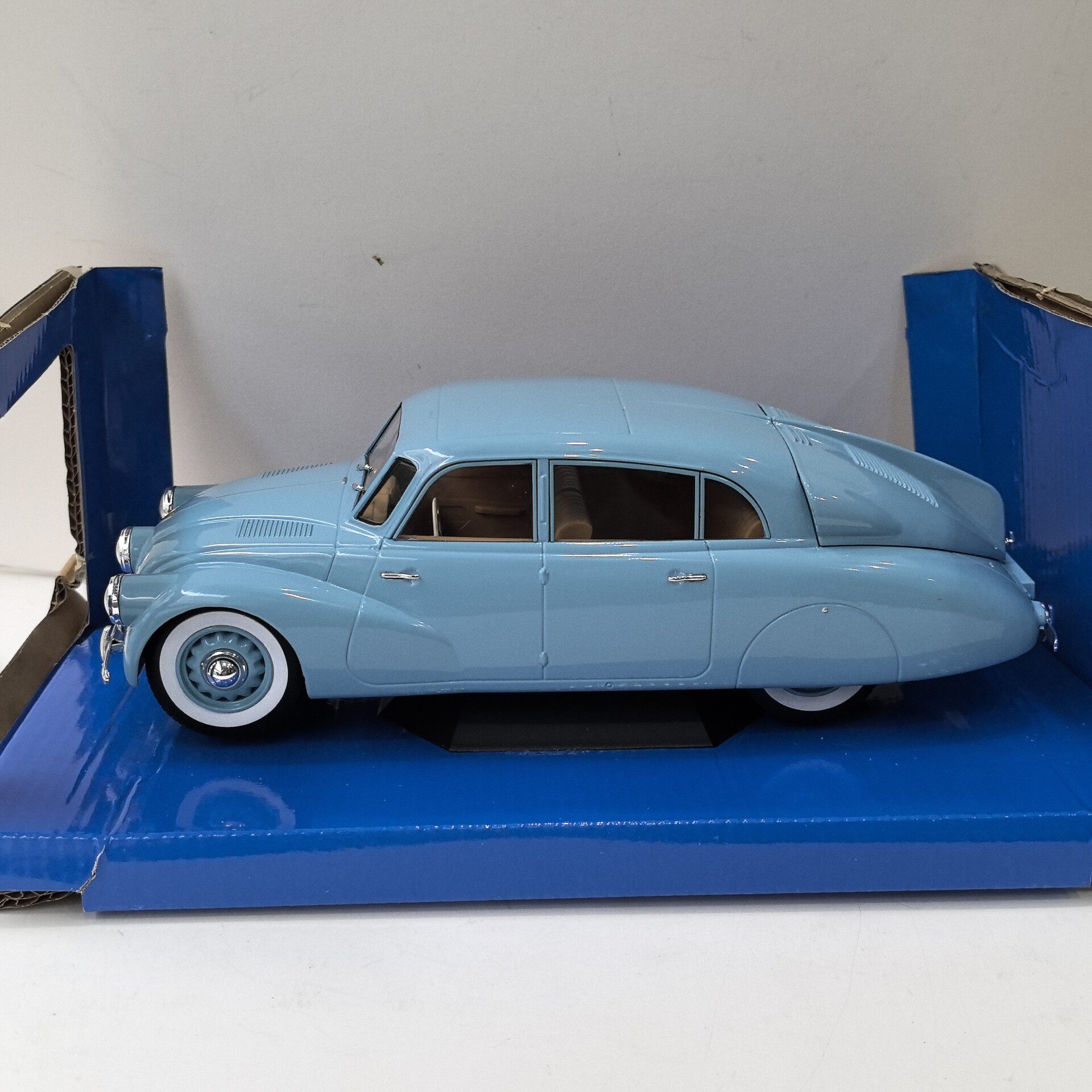 MCG Diecast 1/18 Scale TATRA 8 - đánh giá và giá Vintage Collectibles